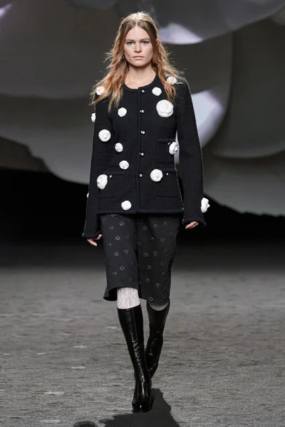 Look 9